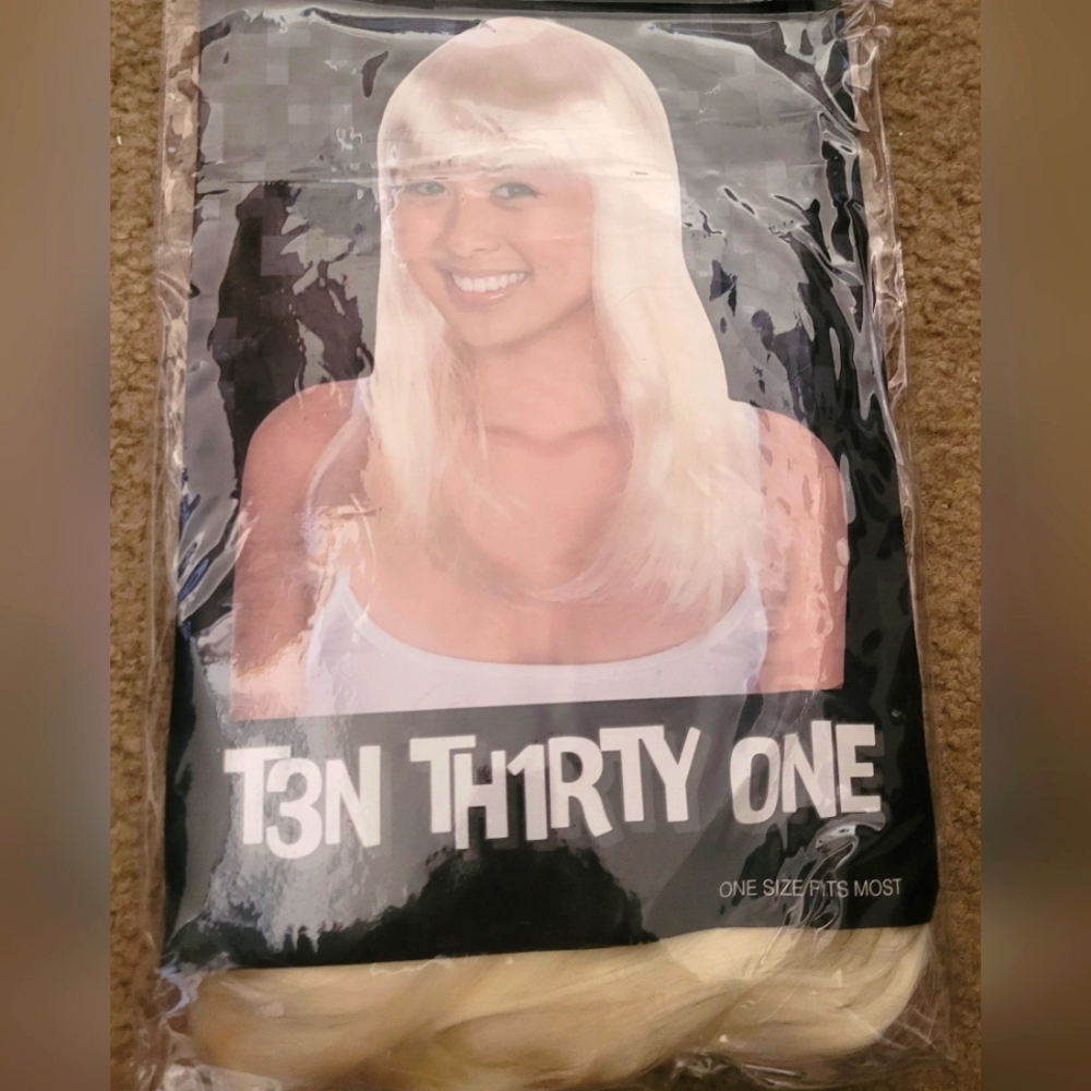 Halloween platinum blonde long wig T3N thirty one